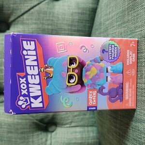 XOX Kweenie Quirky Kweens Mystery Figurine - Purple